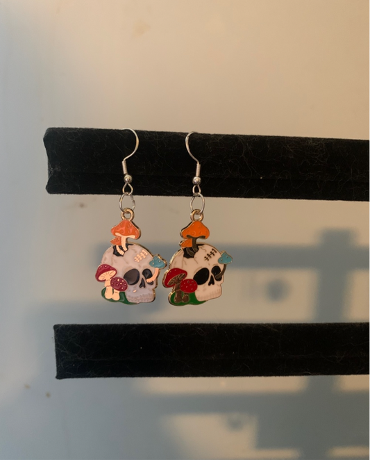 Skull & Mushrooms Earring
