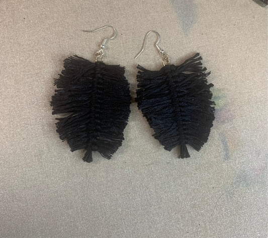 Black macrame Earring