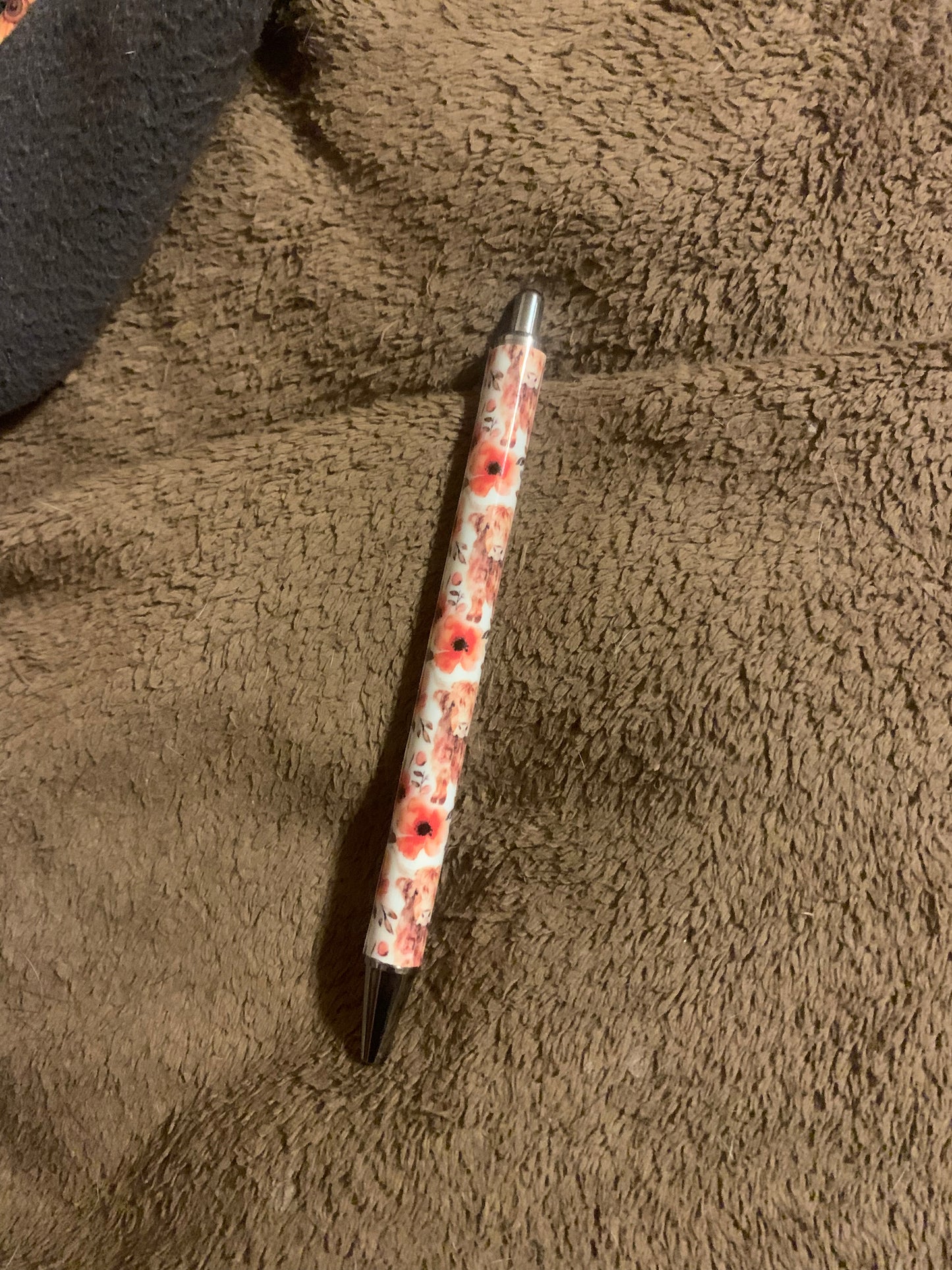 Cow & flowers Pen